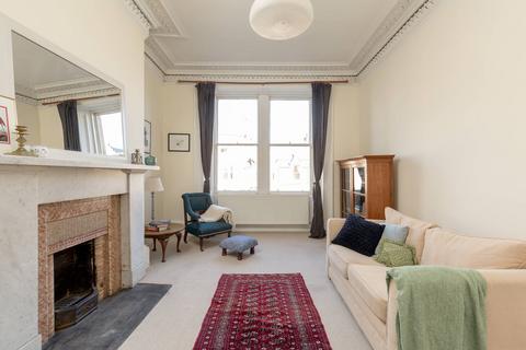 2 bedroom flat for sale - 14/8 Warrender Park Road, Marchmont, EH9 1JQ