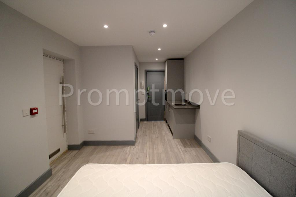 Ashcroft Road Luton LU2 9AA Studio £700 pcm (£162 pw)