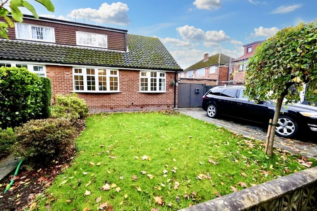 Farm Lane, Worsley, M28 3 bed semidetached house £325,000