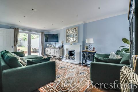 4 bedroom detached house for sale, Guernsey Way, Braintree, CM7