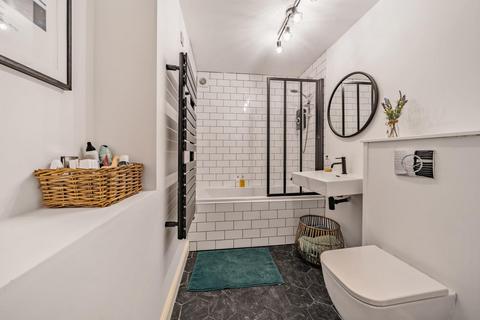59 Elderfield Place, London, SW17 6ED