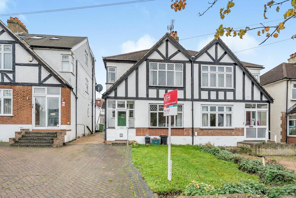 The Avenue, West Wickham 3 bed semidetached house £550,000