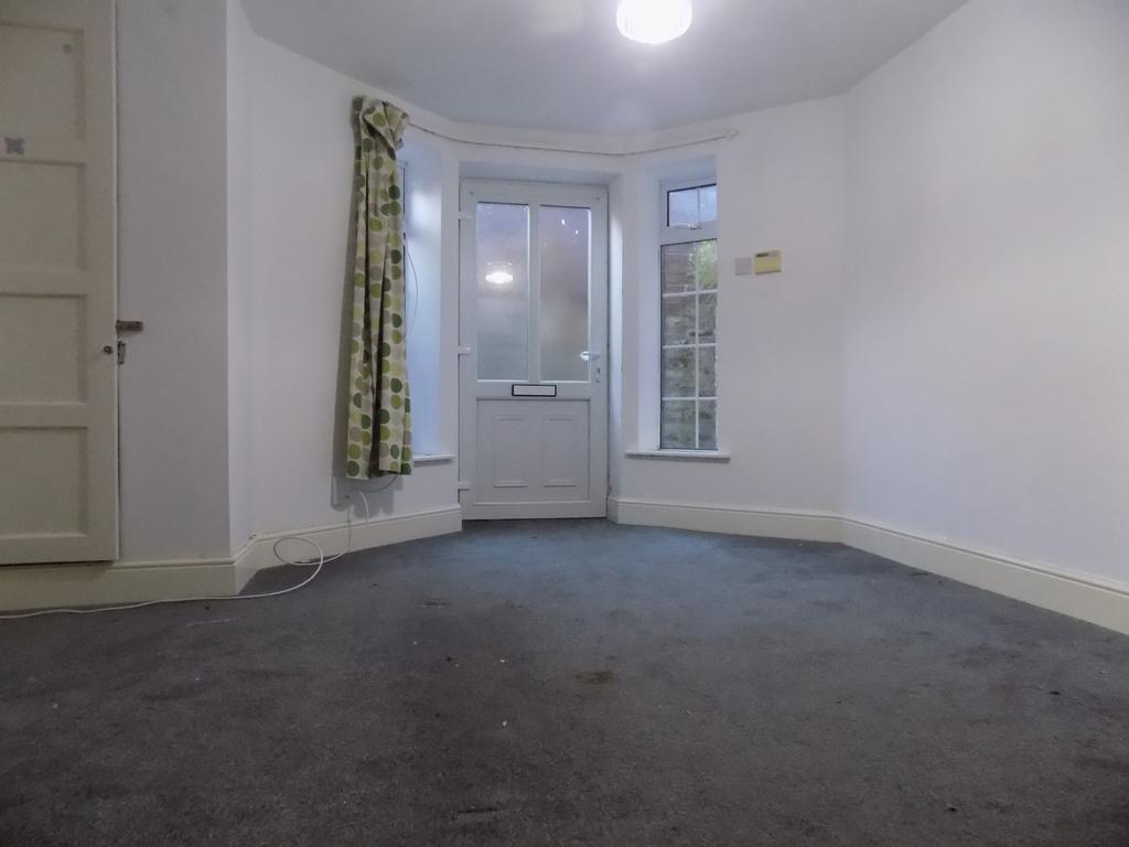 Buxton Road, Luton, Bedfordshire 1 bed flat to rent £850 pcm (£196 pw)