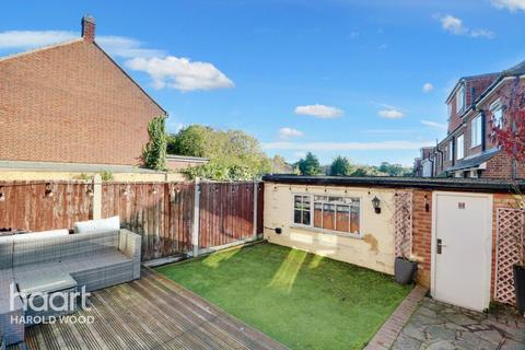 6 Mount Avenue, Romford, RM3 0DE