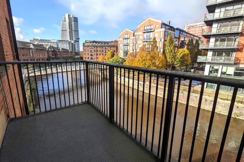 2 bedroom apartment to rent, Water Lane