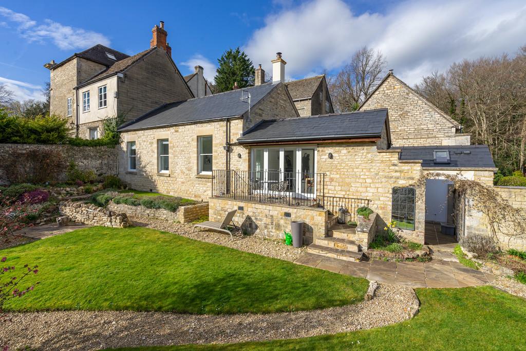 Glen, Minchinhampton 3 bed semidetached house £2,500 pcm (£
