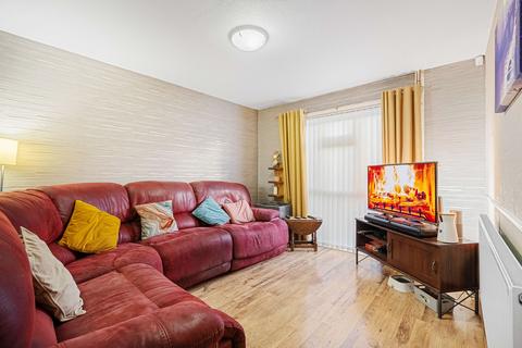 27 Mackenzie Way, Gravesend, DA12 5UH