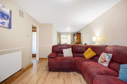 27 Mackenzie Way, Gravesend, DA12 5UH