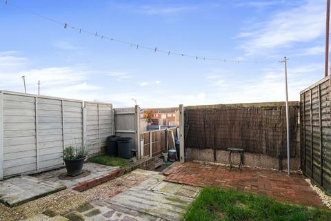 27 Mackenzie Way, Gravesend, DA12 5UH