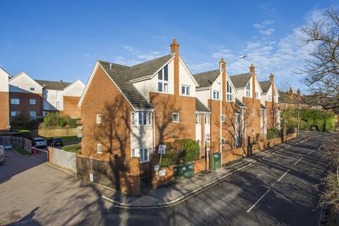 2 bedroom apartment for sale, Claremont Court, Tunbridge Wells