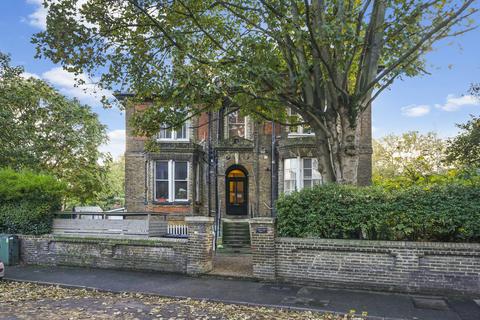 1 bedroom apartment for sale, Pelham Lodge, Grove Crescent, Kingston Upon Thames