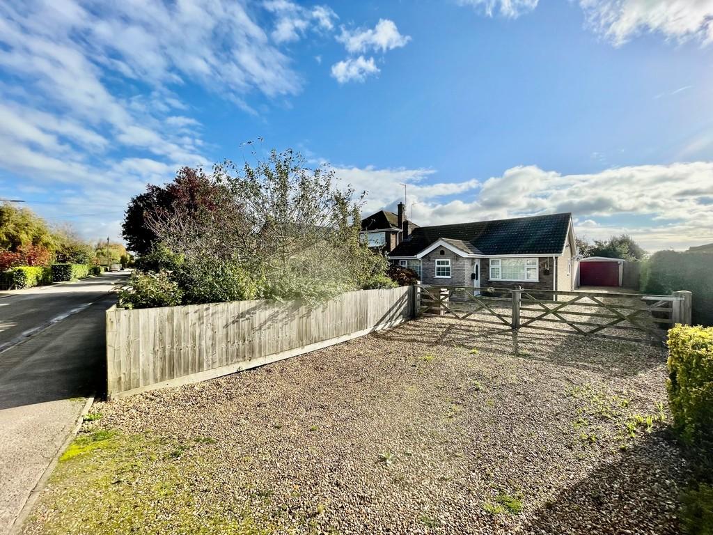 Roman Bank, Moulton Seas End 3 bed detached bungalow for sale £285,000