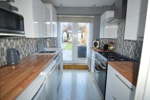 2 bedroom terraced house for sale - Malton Street, London
