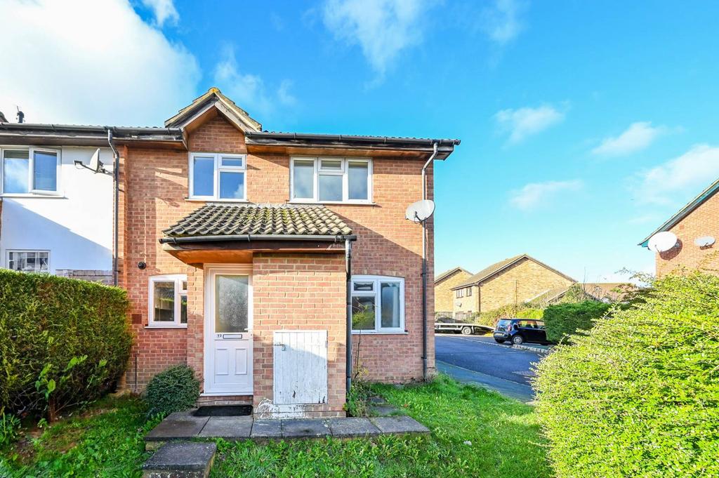 Stonecrop Road, Merrow, Guildford, GU4 2 bed end of terrace house to rent £1,695 pcm (£391 pw)