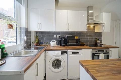 2 bedroom terraced house to rent, Harold Street, Leeds