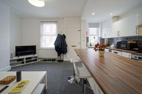 2 bedroom terraced house to rent, Harold Street, Leeds