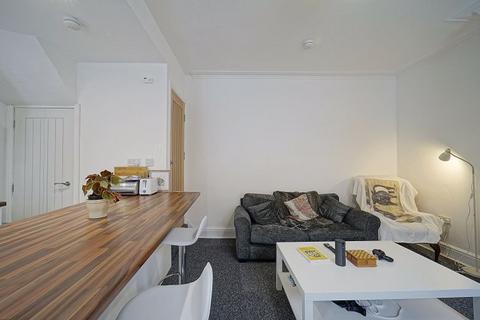 2 bedroom terraced house to rent, Harold Street, Leeds