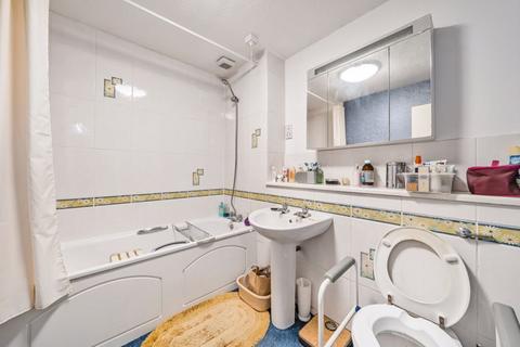 58 Aveling Close, Purley, CR8 4DW