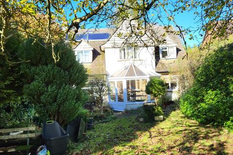 61 Leaves Green Road, Keston, BR2 6DE