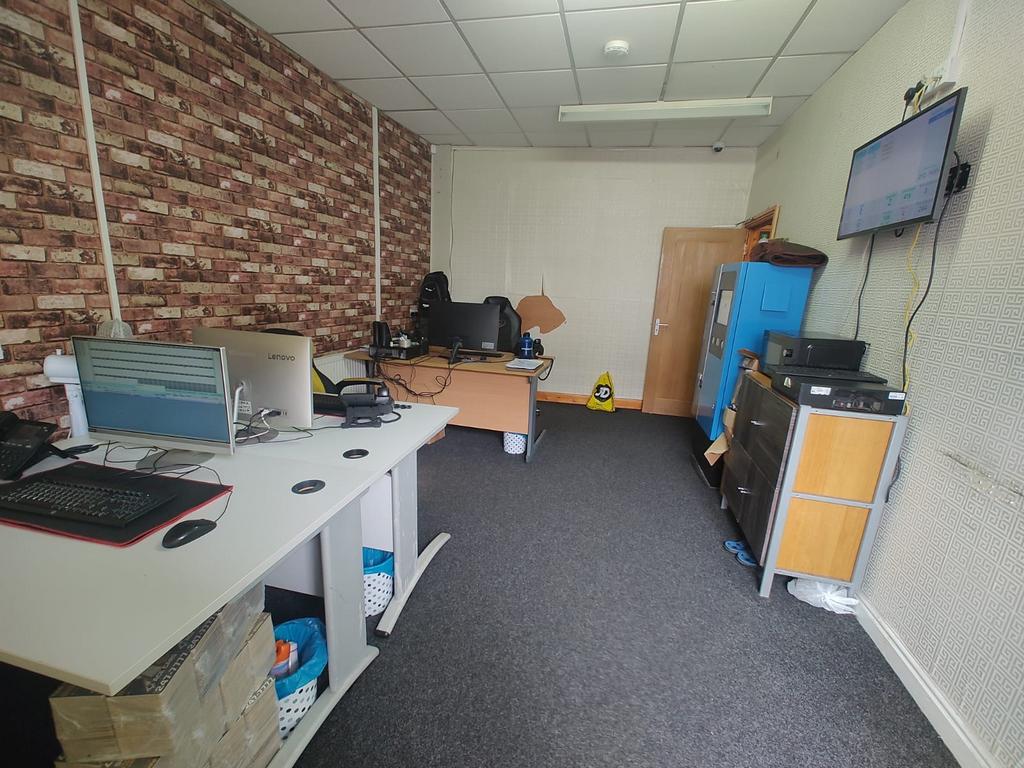 Ladypool Road, Birmingham B12 Office £2,300 pcm (£531 pw)