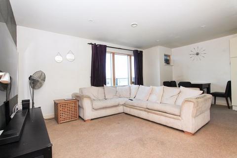 Flat 10, Didcot House Chantry Close, West Drayton, UB7 7FT