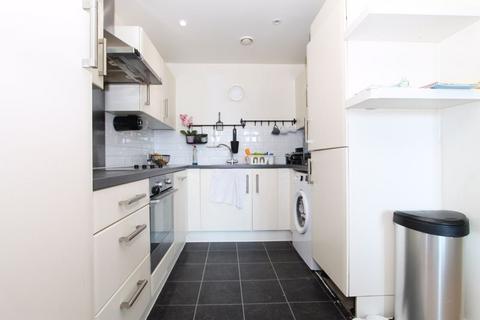 Flat 10, Didcot House Chantry Close, West Drayton, UB7 7FT