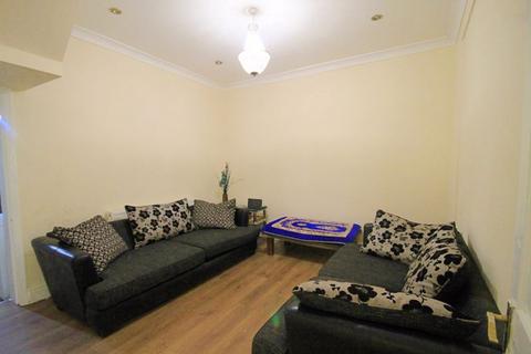 4 bedroom terraced house for sale, Hambrough Road, Southall