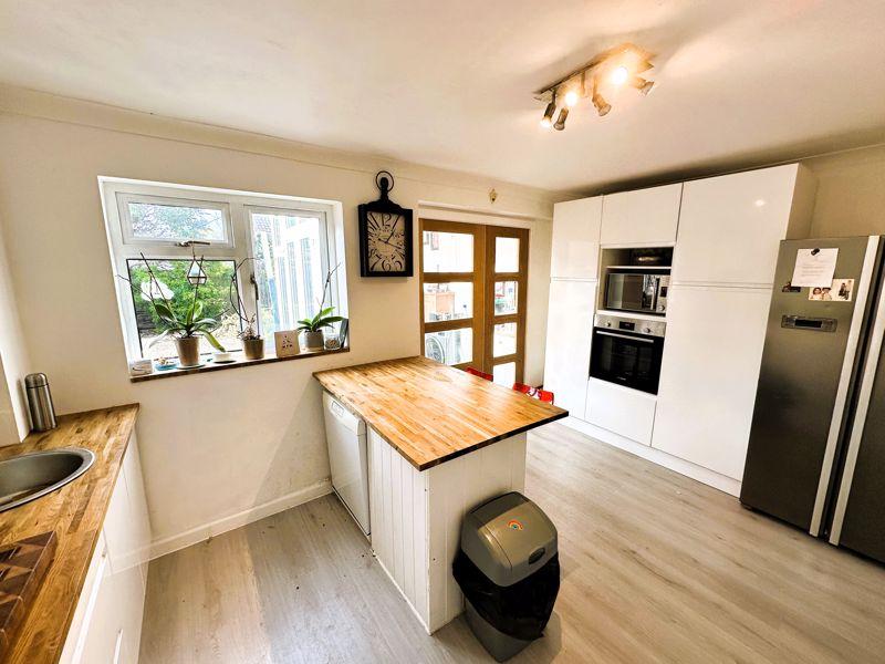 NIGHTINGALE DRIVE, BROADWEY, WEYMOUTH, DORSET 3 bed semidetached house