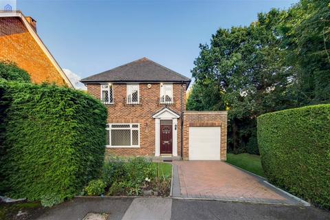 4 bedroom detached house to rent - Ravenswood Park, Northwood HA6