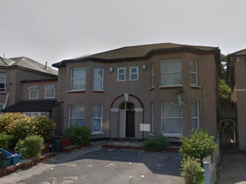 Mansfield Road, Ilford, Essex 1 bed flat £1,150 pcm (£265 pw)