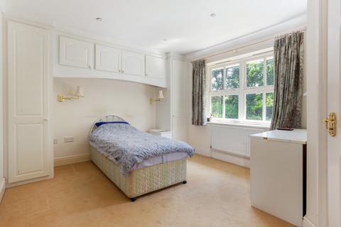 Good Haven Grove Road, Hindhead, GU26 6QP