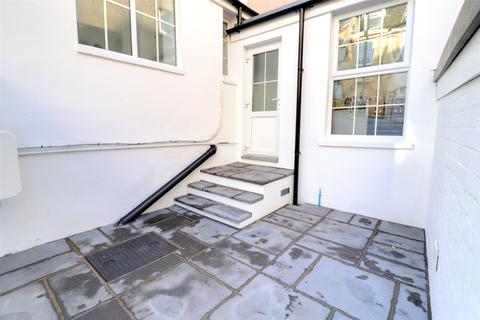 15 Regent Place, Ilfracombe, EX34 9AB
