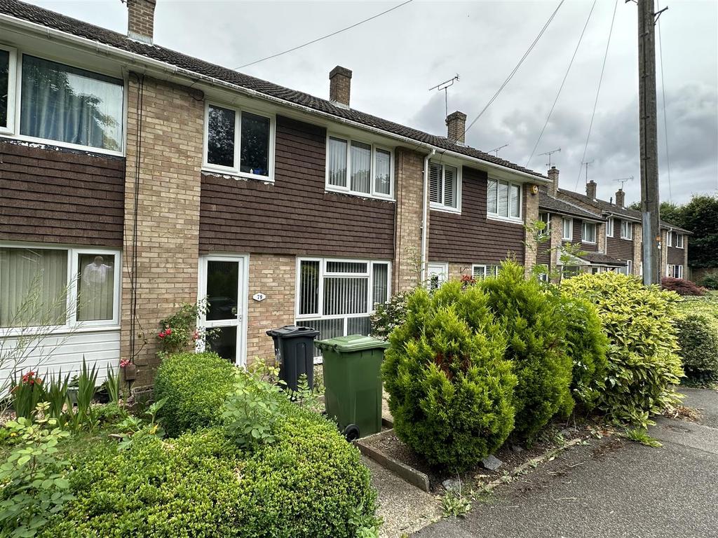 79 Quantock DriveAshfordKent 3 bed detached house £1,350 pcm (£312 pw)