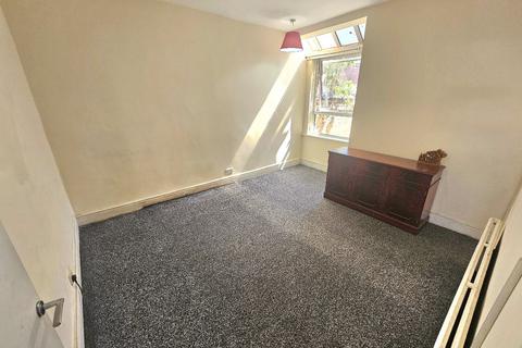 3 bedroom terraced house to rent, Carberry Road, Gorton, Manchester, M18