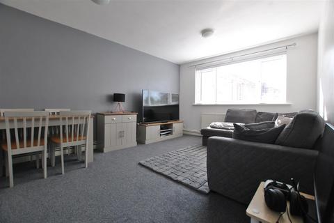 1 bedroom flat for sale, Manor House Court, Whitchurch