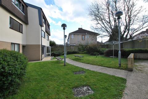 1 bedroom flat for sale, Manor House Court, Whitchurch
