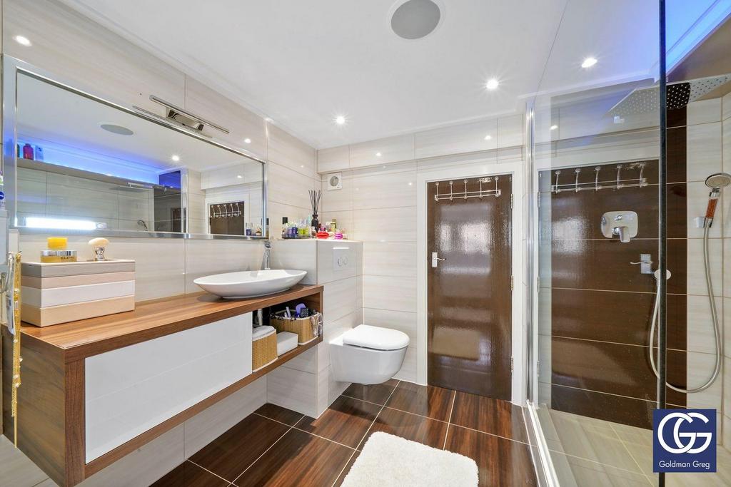 Master Ensuite