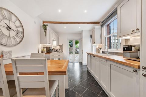 10 Brockenhurst Road, Ascot, SL5 9DL