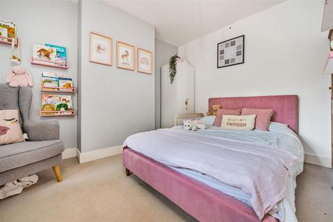 10 Brockenhurst Road, Ascot, SL5 9DL