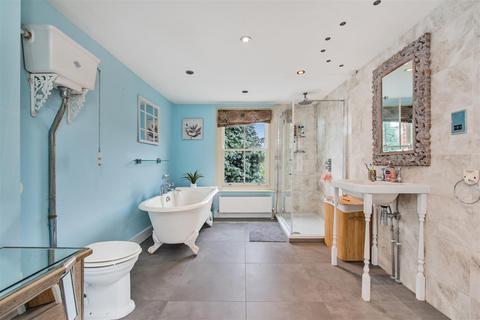 10 Brockenhurst Road, Ascot, SL5 9DL