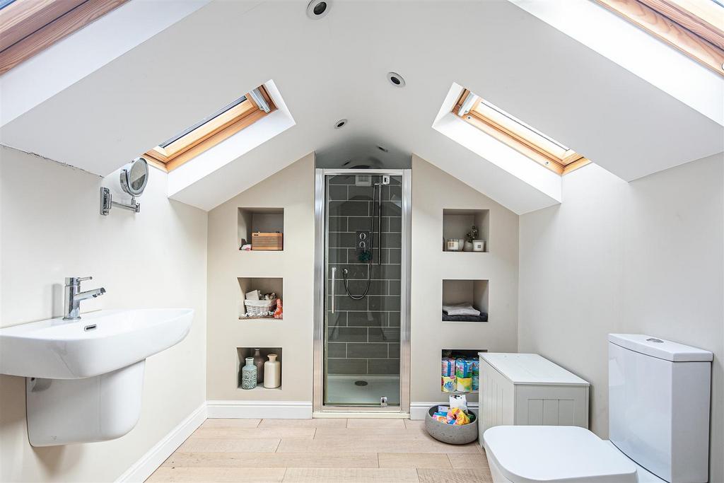 Attic ensuite