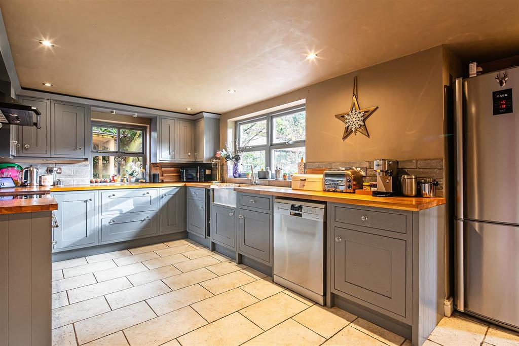 Alternate angle of kitchen