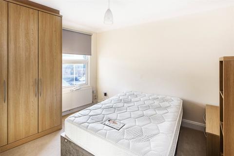 1 bedroom apartment for sale, High Street, Dorking, RH4