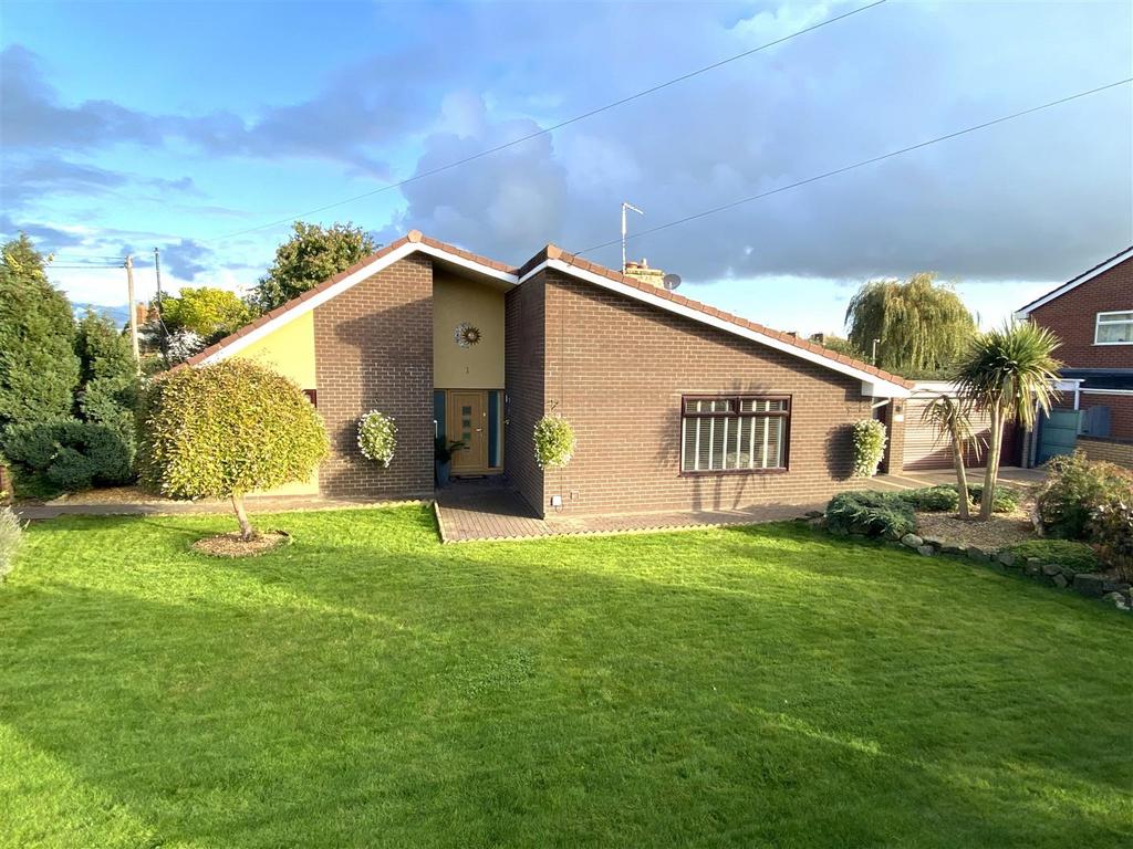 Bowens Field, Wem, 3 bed bungalow for sale £400,000