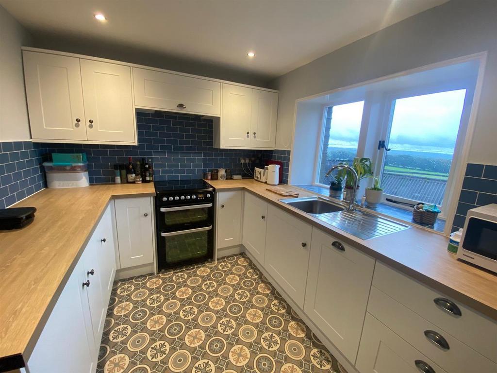 KITCHEN 1.jpg