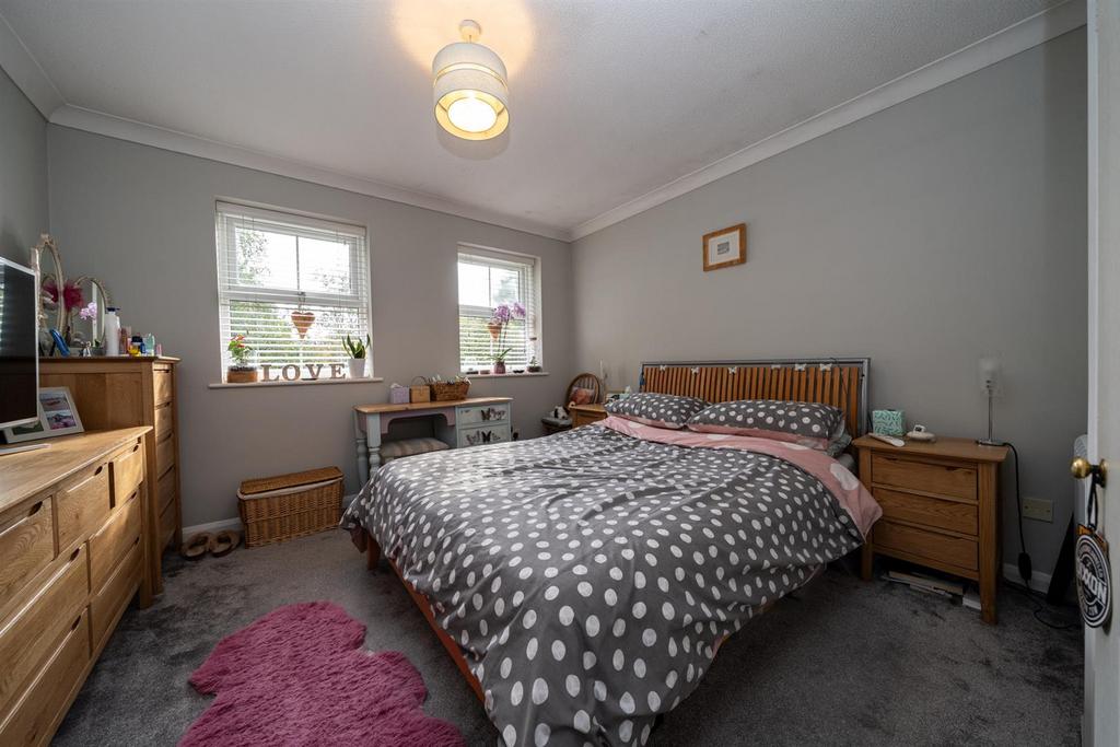 Wood End Close, Hemel Hempstead 1 bed for sale £230,000