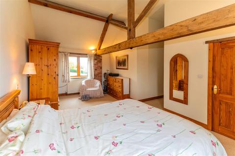 4 bedroom barn conversion for sale, Foxhall Close, Norwell, Newark