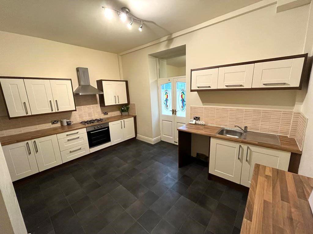 Peel Brow, Ramsbottom, BL0 0AL 2 bed terraced house £895 pcm (£207 pw)