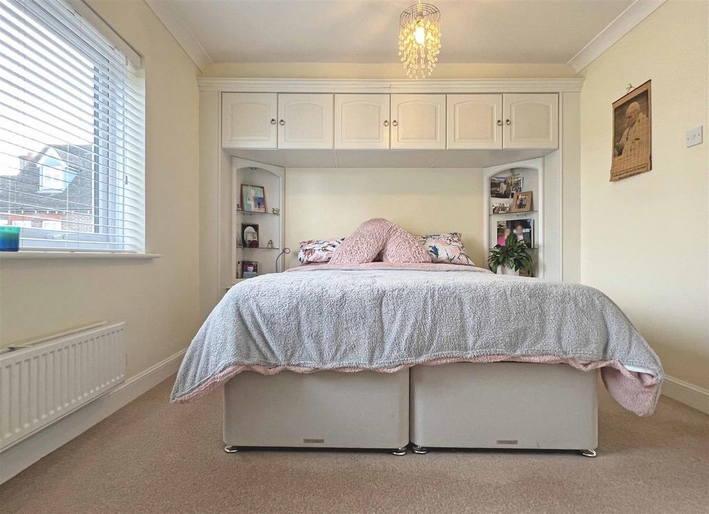 Bed 1.jpg