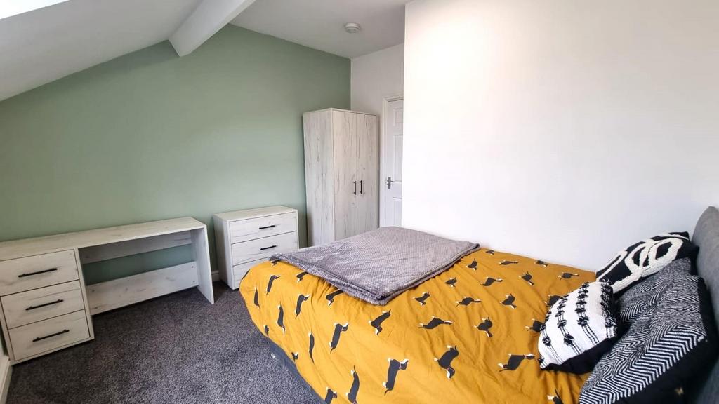 Bedroom 4.jpeg